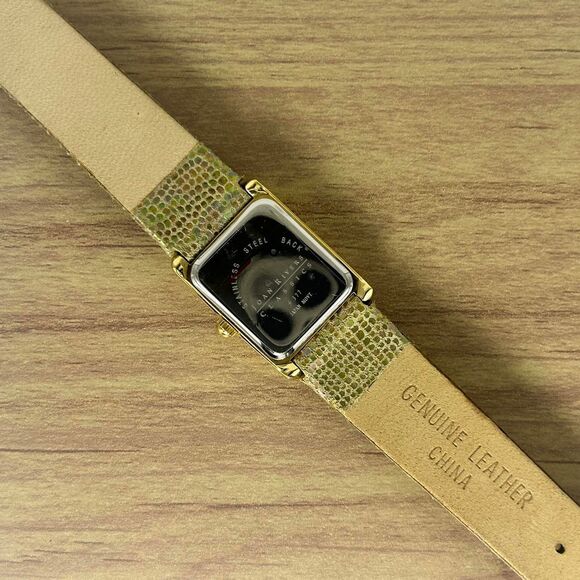 Vintage Joan Rivers Classics Mother of Pearl Face Rhinestone Watch - Picture 3 of 4